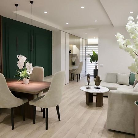 La Grand - New Bazaar Apartment Tirana Bagian luar foto