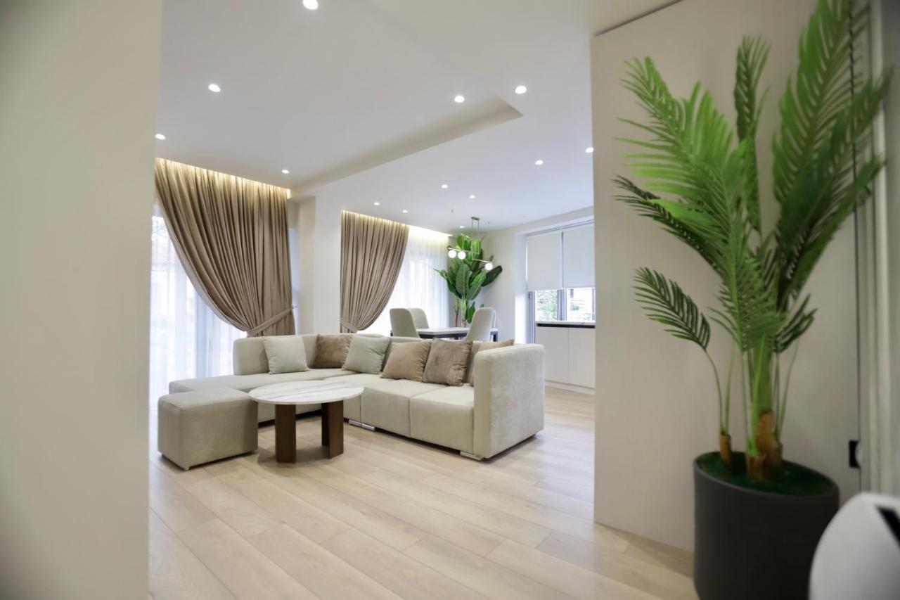 La Grand - New Bazaar Apartment Tirana Bagian luar foto