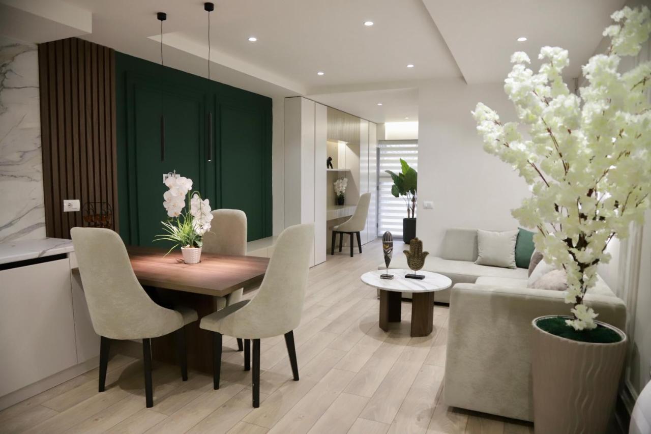 La Grand - New Bazaar Apartment Tirana Bagian luar foto