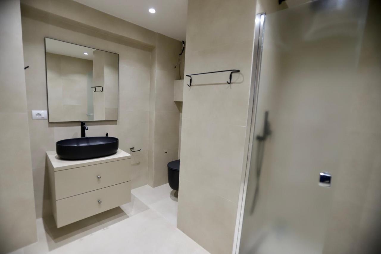 La Grand - New Bazaar Apartment Tirana Bagian luar foto