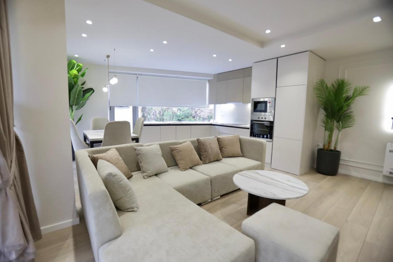La Grand - New Bazaar Apartment Tirana Bagian luar foto
