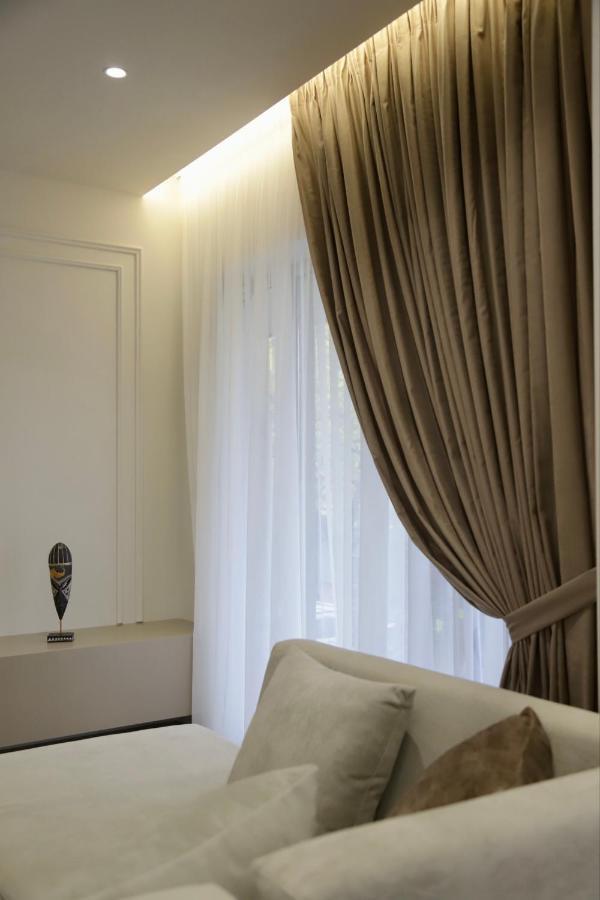 La Grand - New Bazaar Apartment Tirana Bagian luar foto
