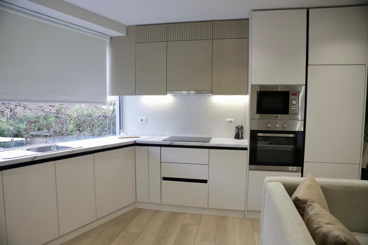 La Grand - New Bazaar Apartment Tirana Bagian luar foto