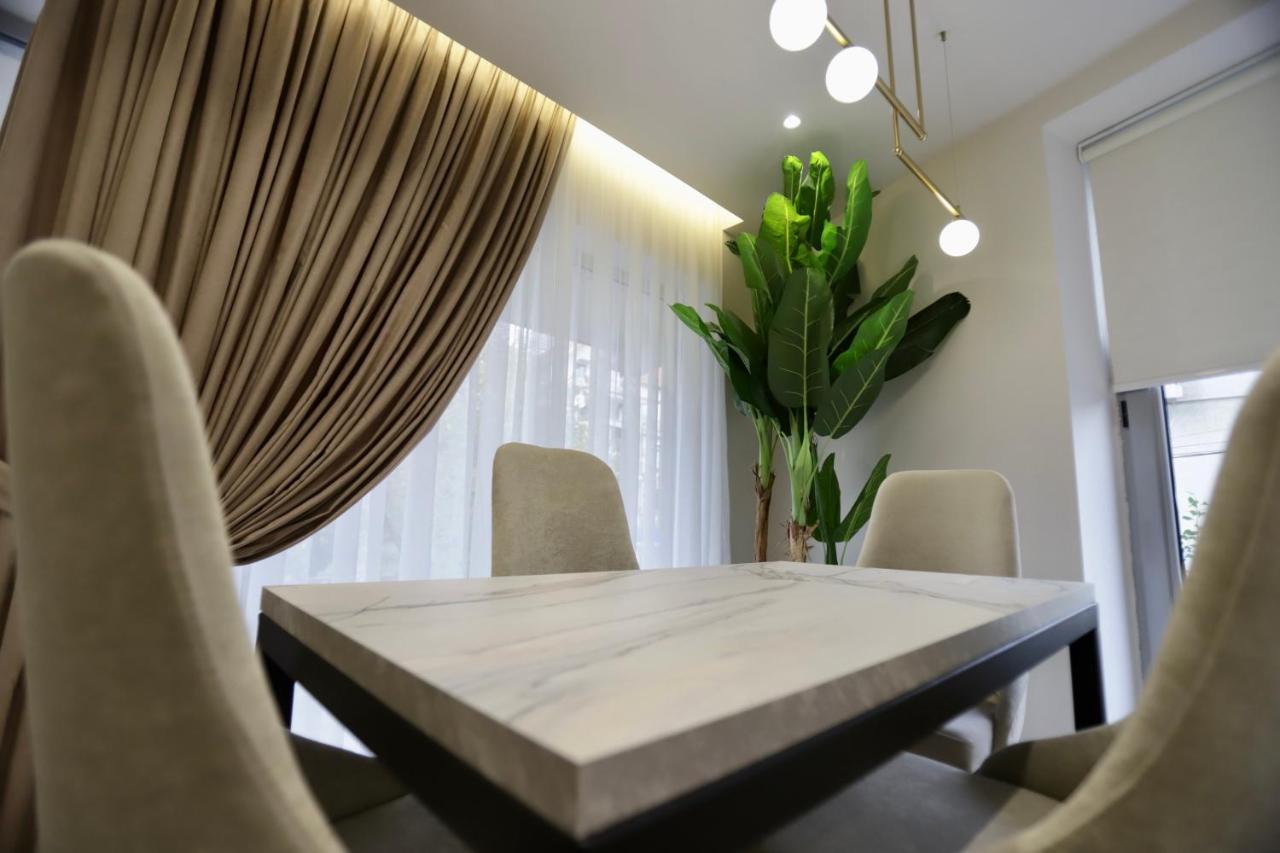 La Grand - New Bazaar Apartment Tirana Bagian luar foto